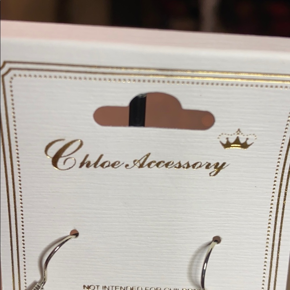 Chloe Accessory Queen Collection - Picture 2 of 5